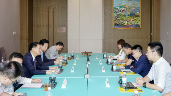 省尊龙凯时集团党委书记、董事长任丁与腾讯“王者荣耀”CTO邓君、腾讯大成网总裁郑亮座谈交流