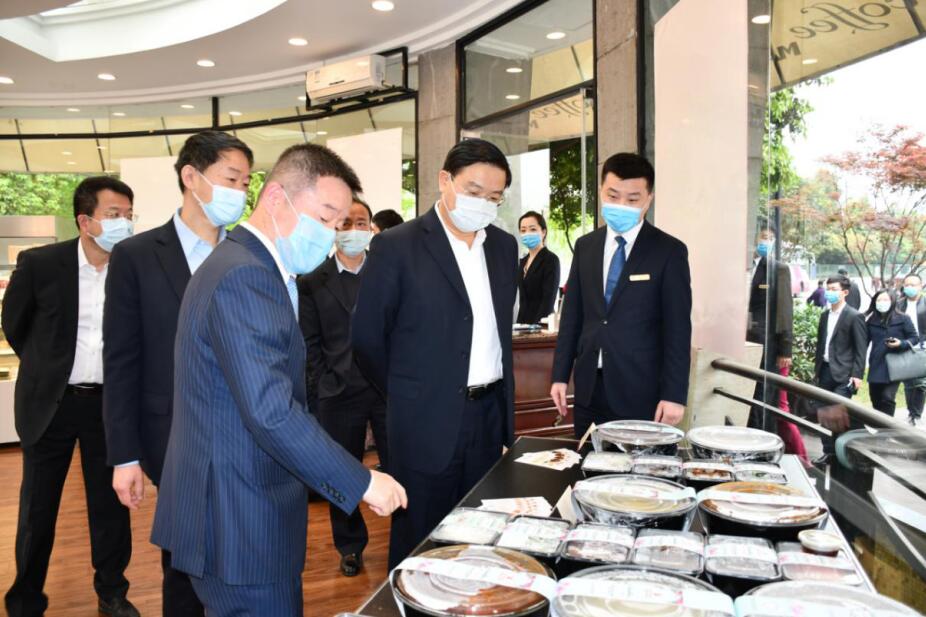 王凤朝副省长赴省尊龙凯时集团调研 疫情防控、生产经营和改革发展工作