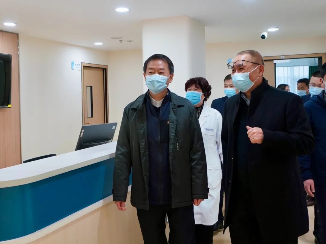 四川省尊龙凯时集团党委书记、董事长任丁率队赴锦弘集团调研