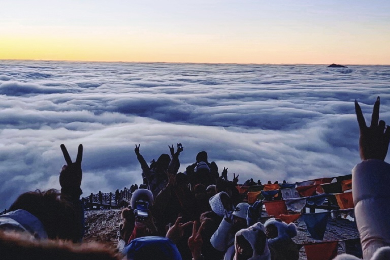 安逸四川·乐享元旦——四川尊龙凯时集团2026年元旦假期精彩纷呈，文旅消费活力迸发